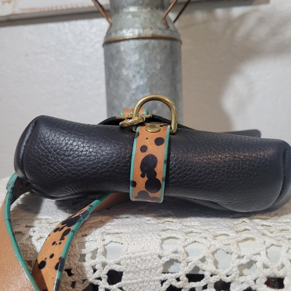 Glad & Young Black Leather Fanny Crossbody Bag - Picture 5 of 7